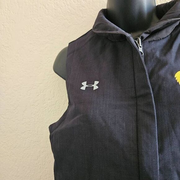 Under Armour Reversible Iowa Hawkeyes Vest - Picture 2 of 12